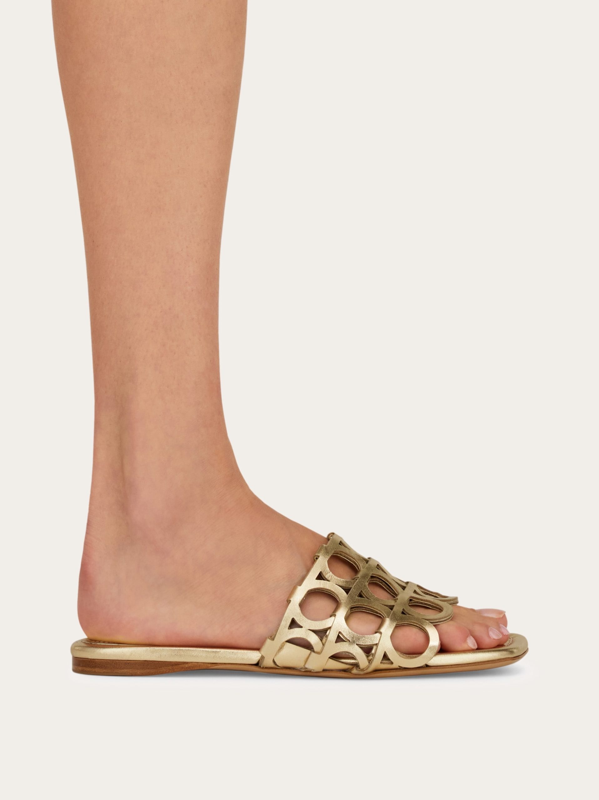 Ferragamo Gancini slide - Image 5